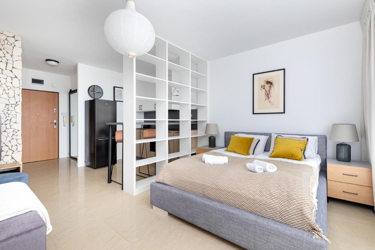 Sierpinskiego 1A - Studio With Balcony & Desk - Remote Work By Noclegi Renters วอร์ซอ ภายนอก รูปภาพ