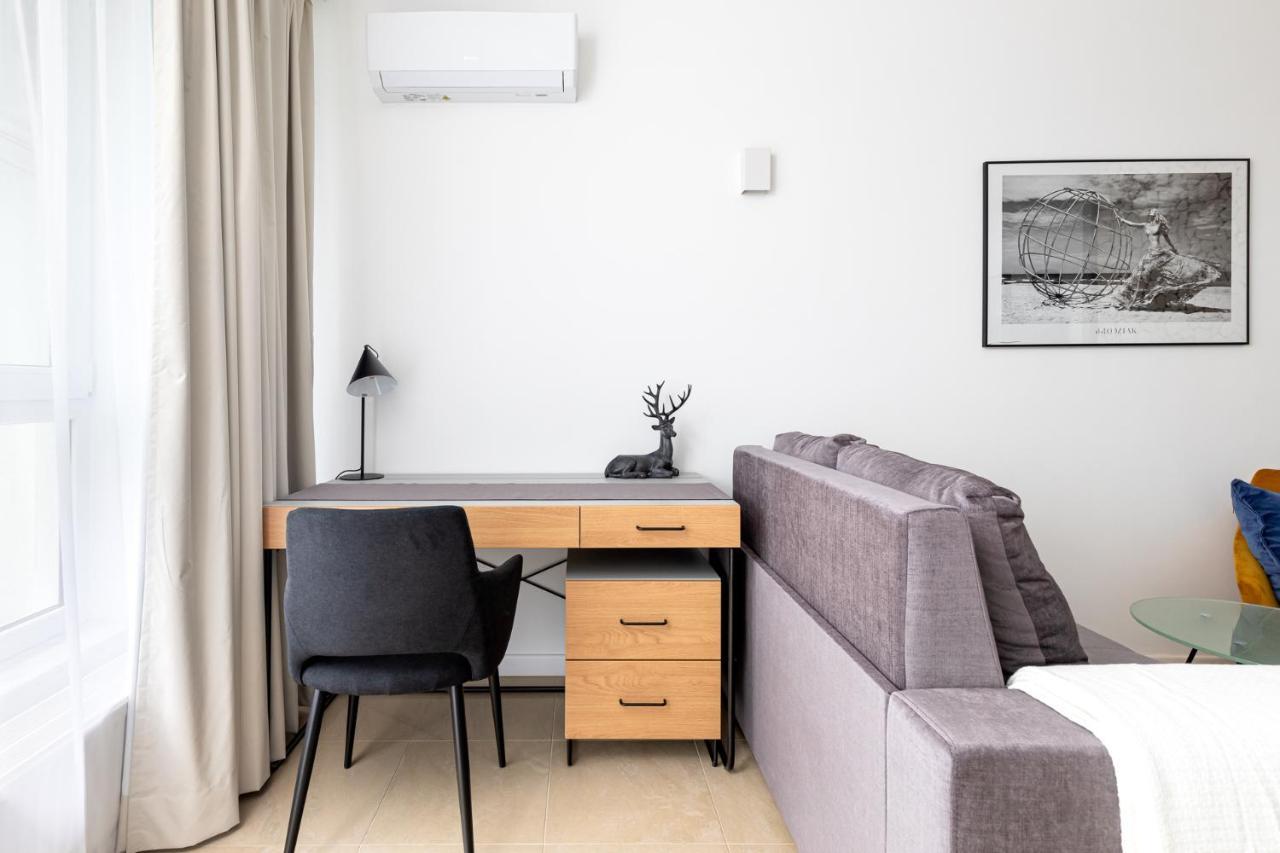 Sierpinskiego 1A - Studio With Balcony & Desk - Remote Work By Noclegi Renters วอร์ซอ ภายนอก รูปภาพ