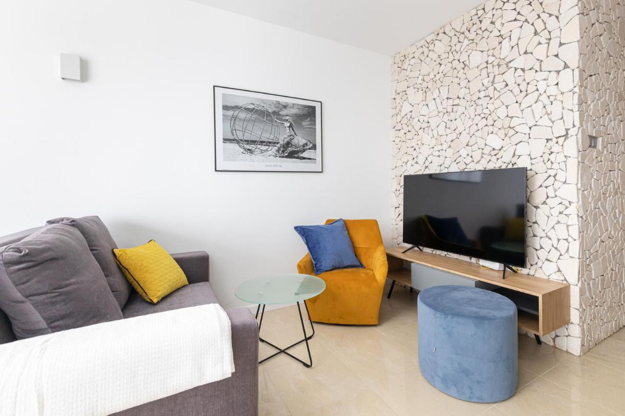 Sierpinskiego 1A - Studio With Balcony & Desk - Remote Work By Noclegi Renters วอร์ซอ ภายนอก รูปภาพ