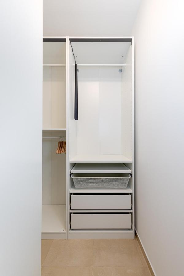 Sierpinskiego 1A - Studio With Balcony & Desk - Remote Work By Noclegi Renters วอร์ซอ ภายนอก รูปภาพ